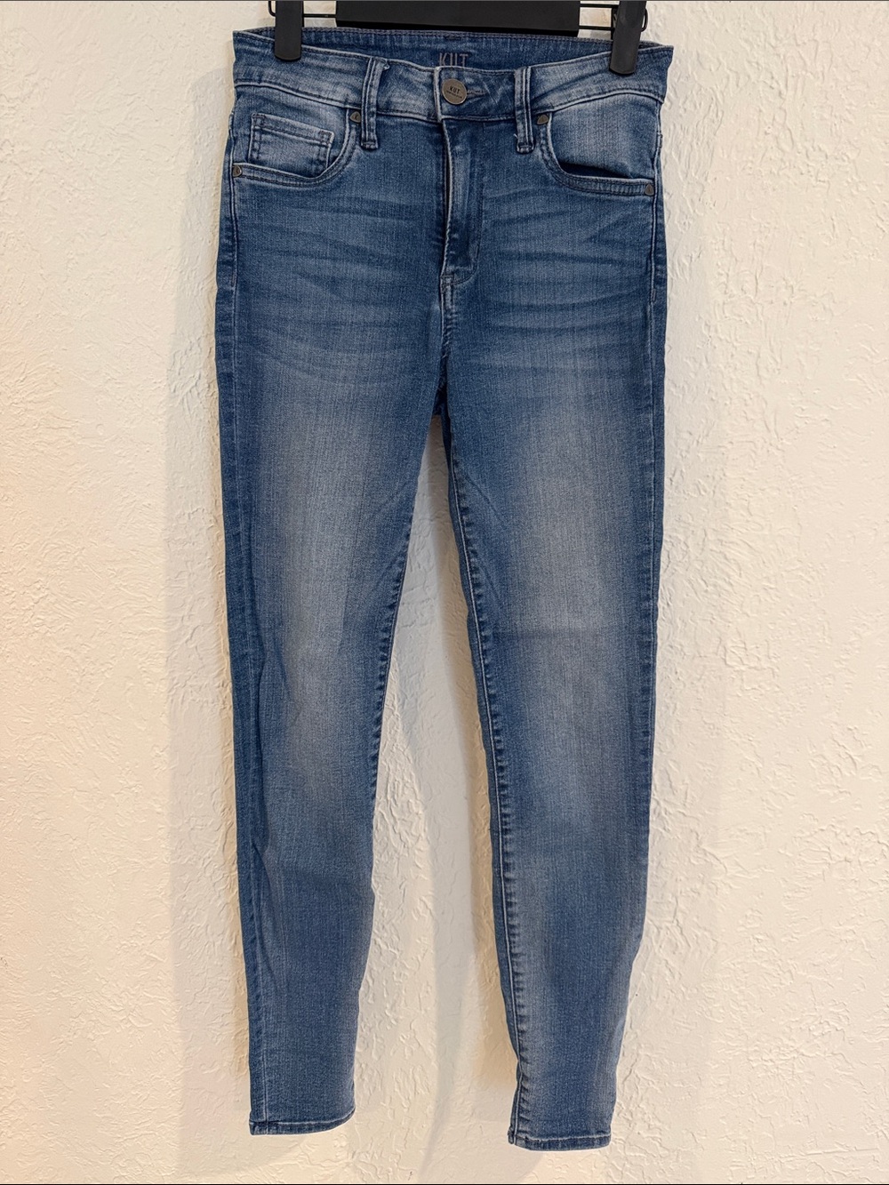 Kut from the Kloth Slim Fit Light-Mid Blue high rise toothpick skinny size 0